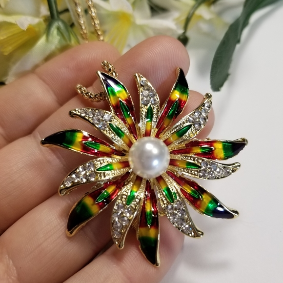 Betsey Johnson Colorful Flower - Picture 4 of 7